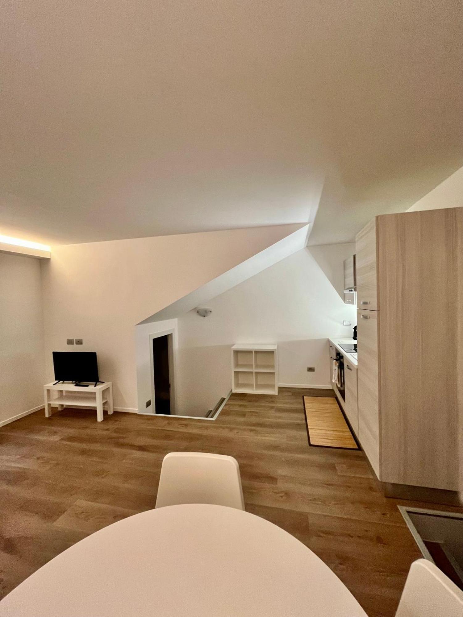 Central Side Apartment 米兰 外观 照片