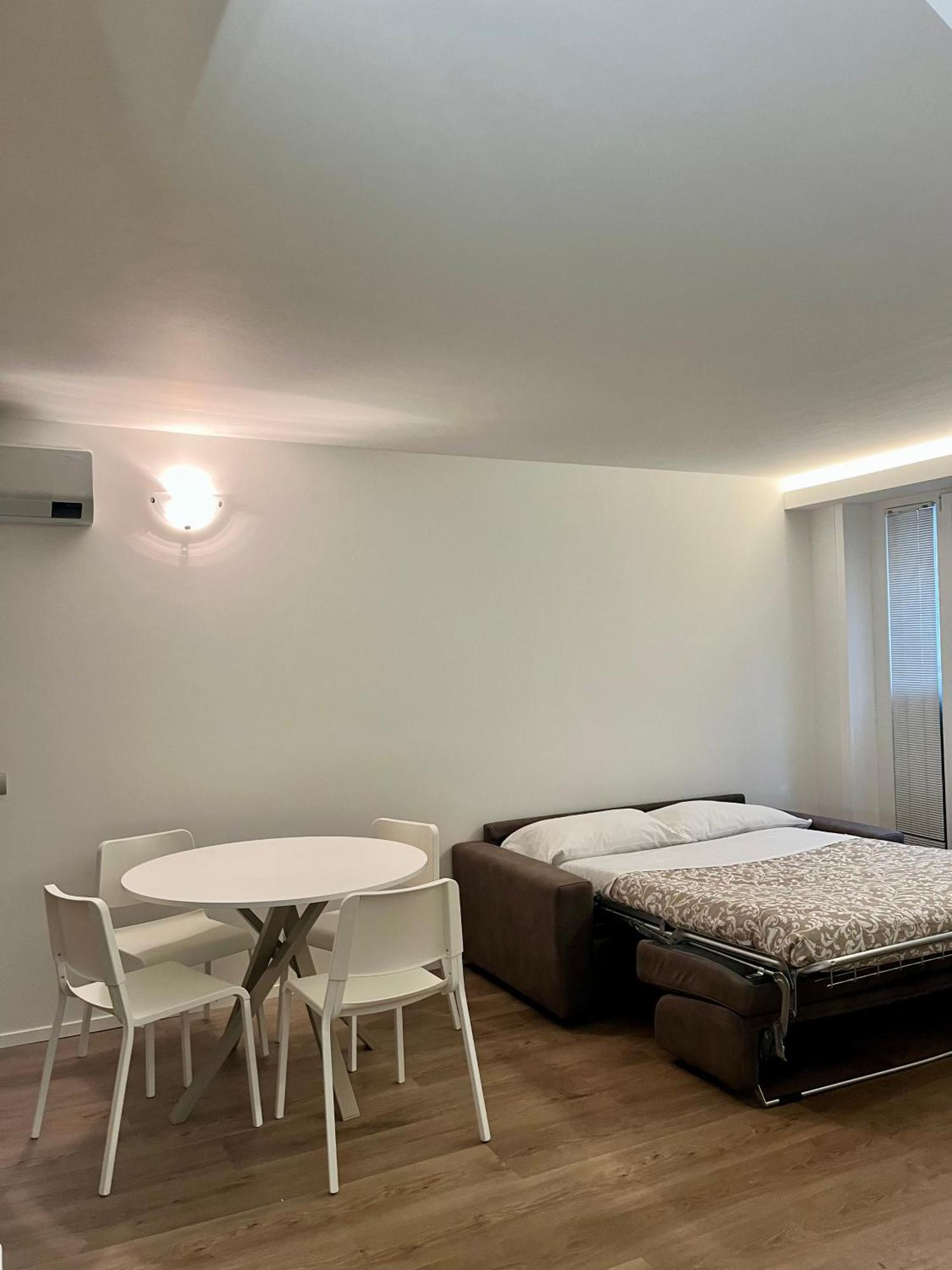 Central Side Apartment 米兰 外观 照片