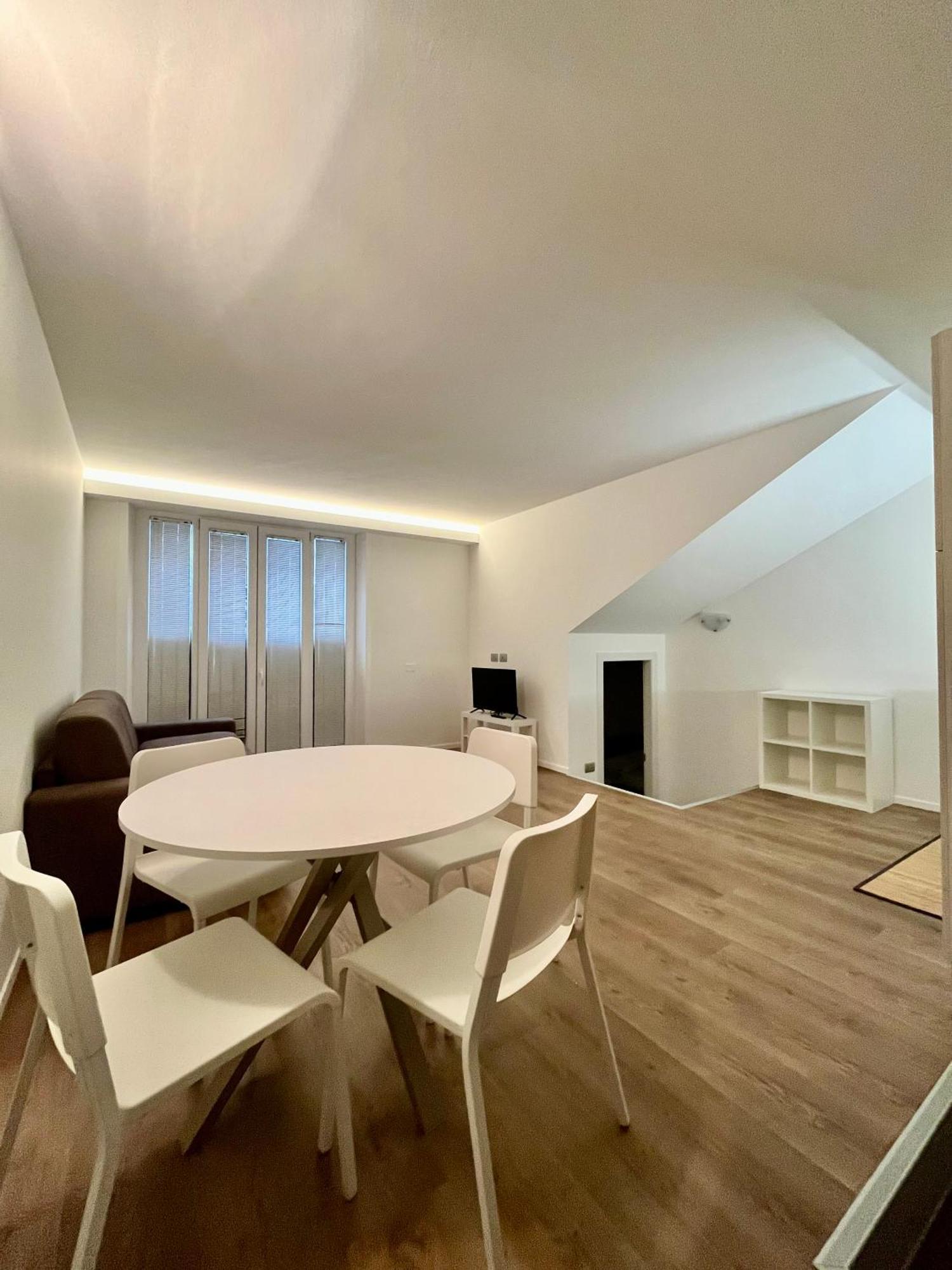 Central Side Apartment 米兰 外观 照片