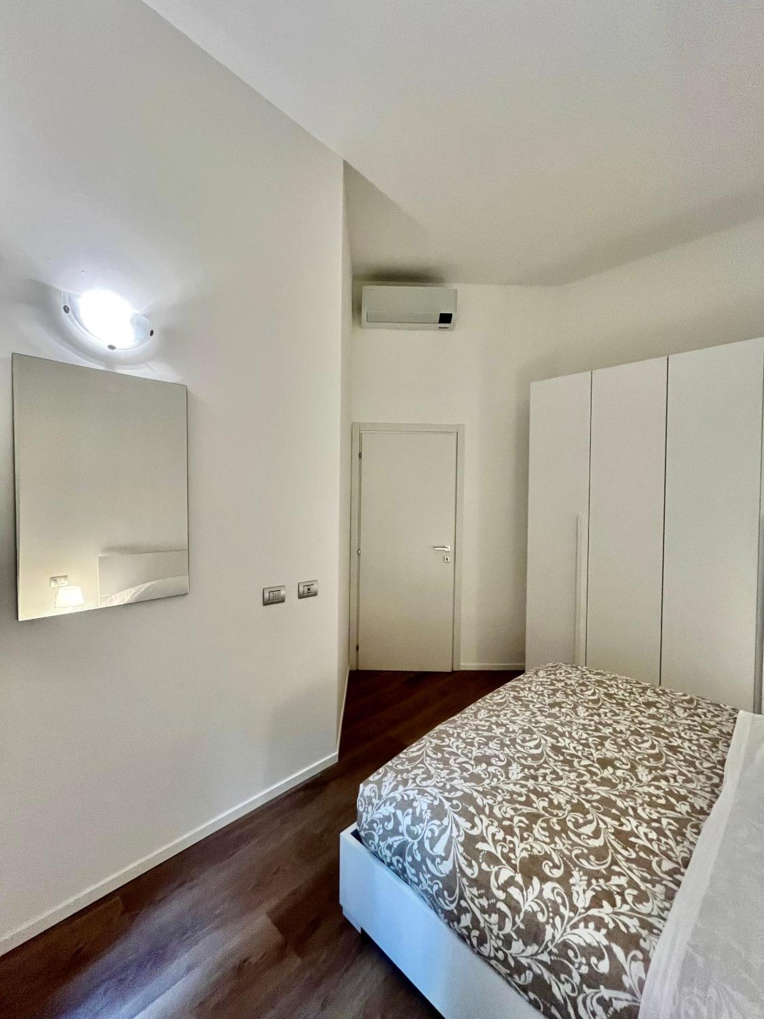 Central Side Apartment 米兰 外观 照片