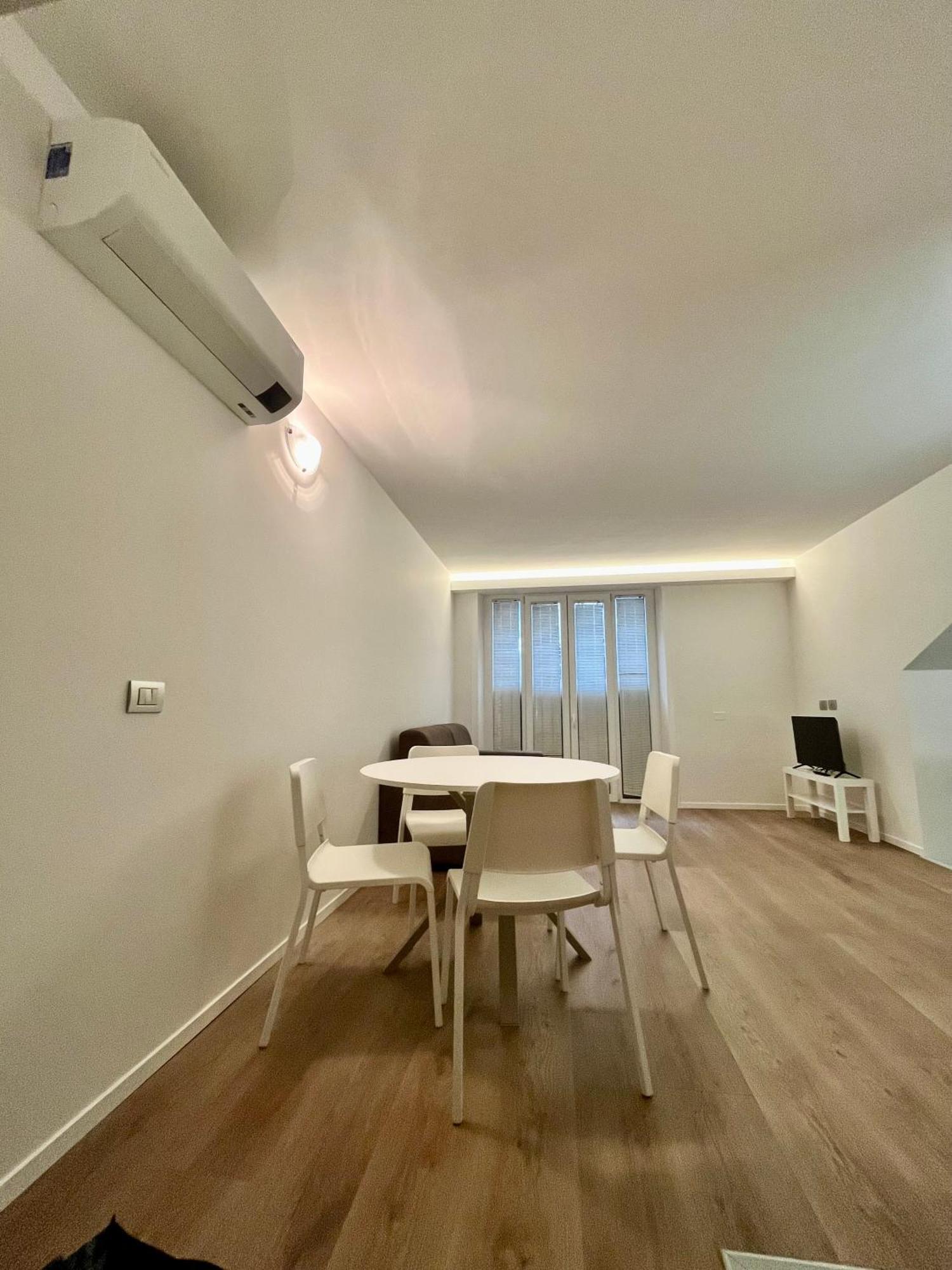 Central Side Apartment 米兰 外观 照片