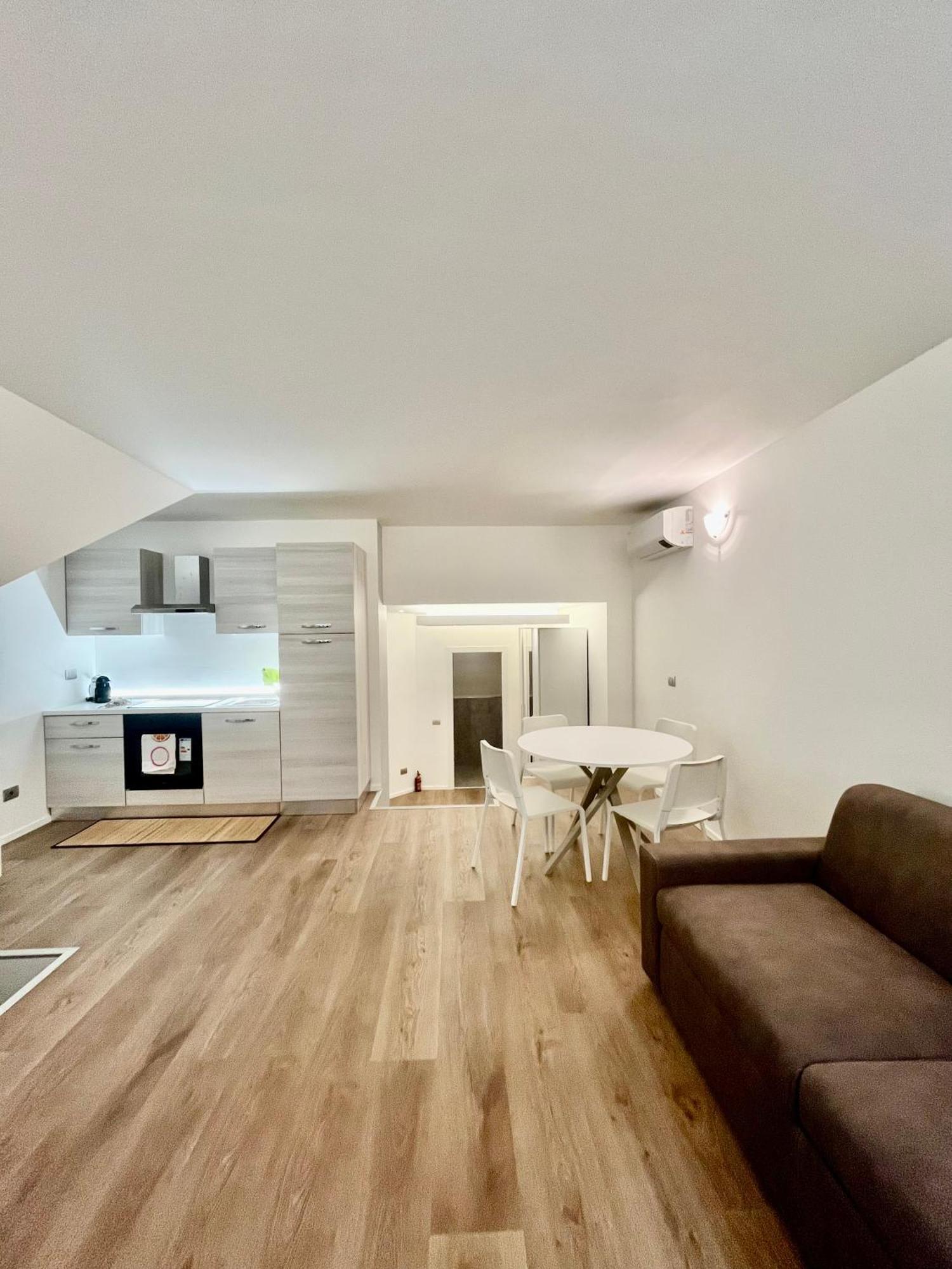 Central Side Apartment 米兰 外观 照片